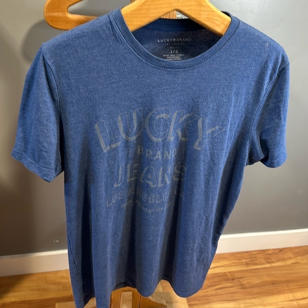 Lucky brand jeans Los Angeles, California too tough to die size large T-shirt